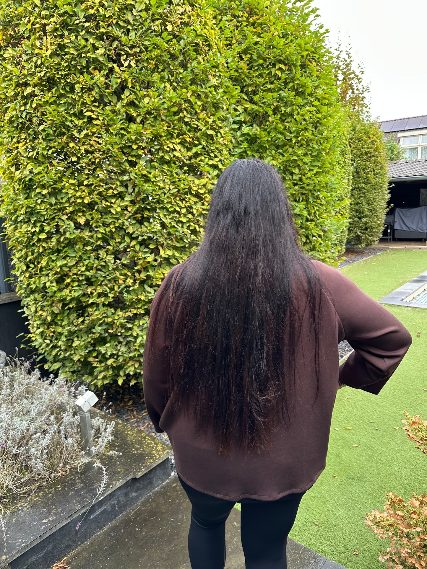 Poncho met mouwen en 2 knopen BRUIN