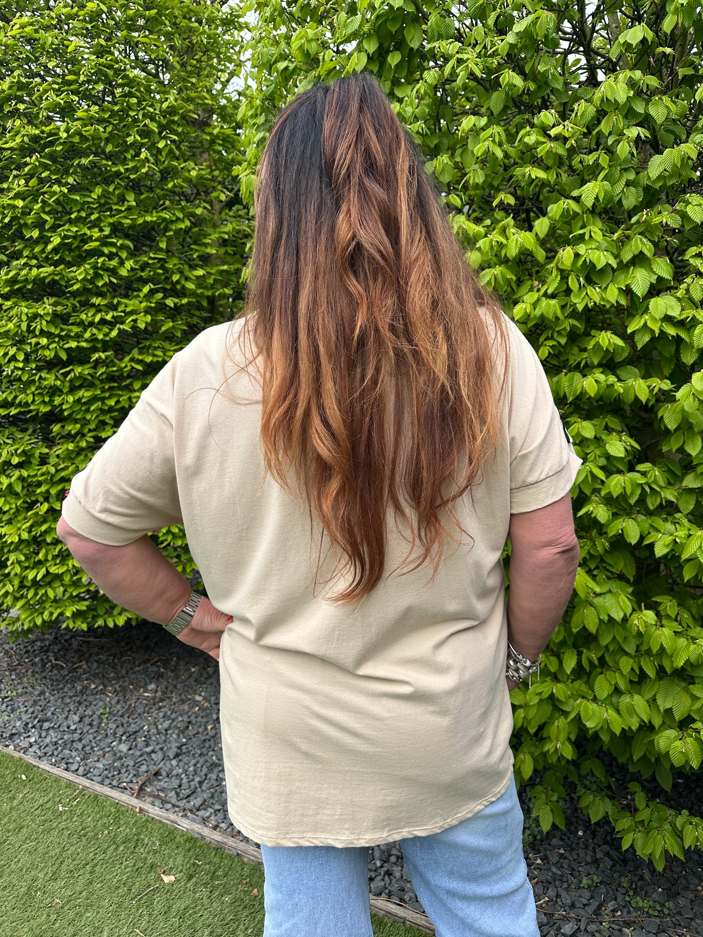 T-SHIRT MET PRINT NY BEIGE
