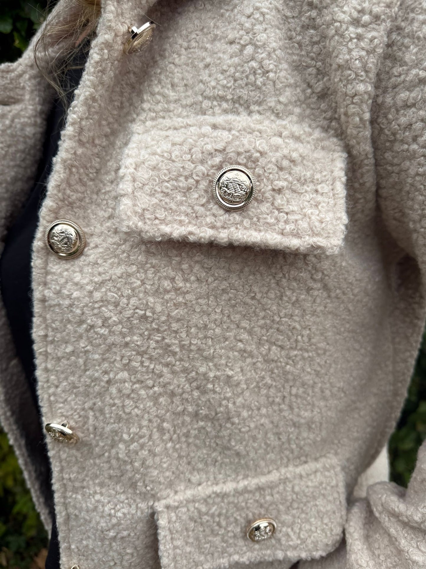 Jasje teddy met gouden knopen BEIGE