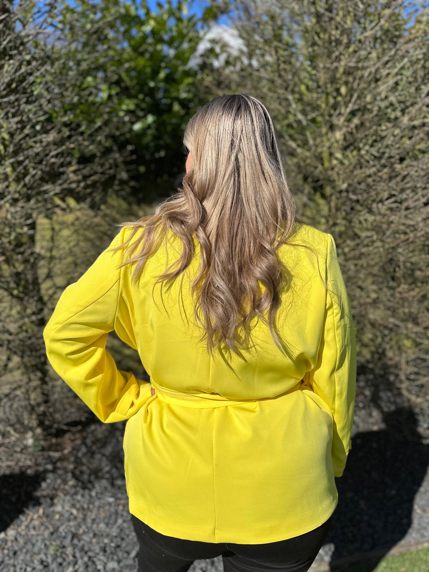 Blazer met ceintuur GEEL