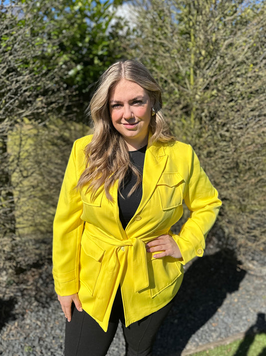 Blazer met ceintuur GEEL