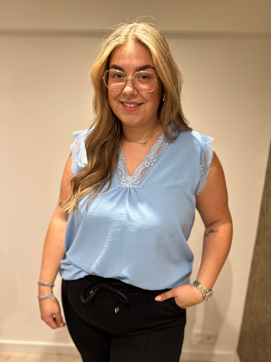 Hemd kant V hals LICHT BLAUW