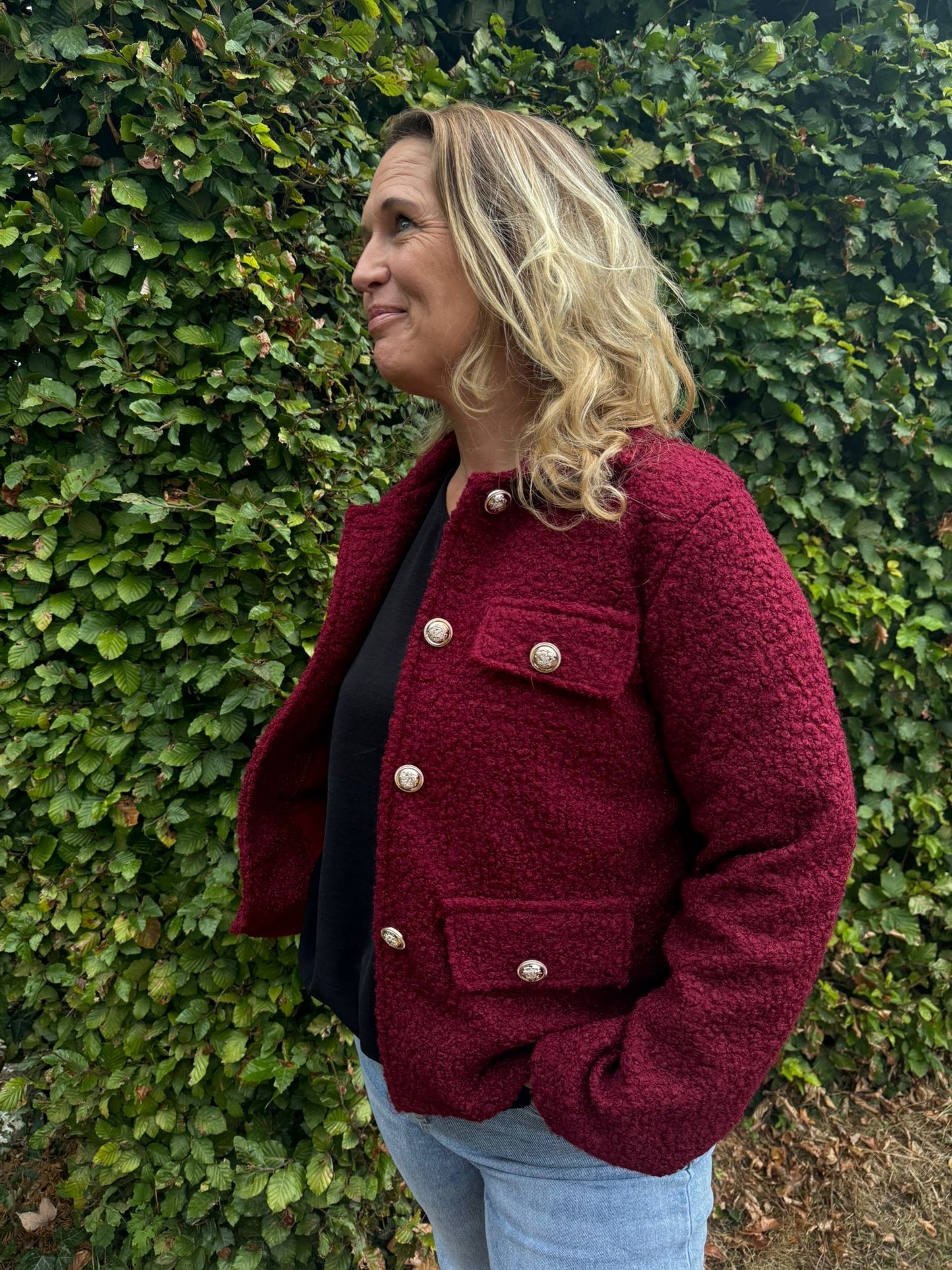 Jasje teddy met gouden knopen BORDEAUX