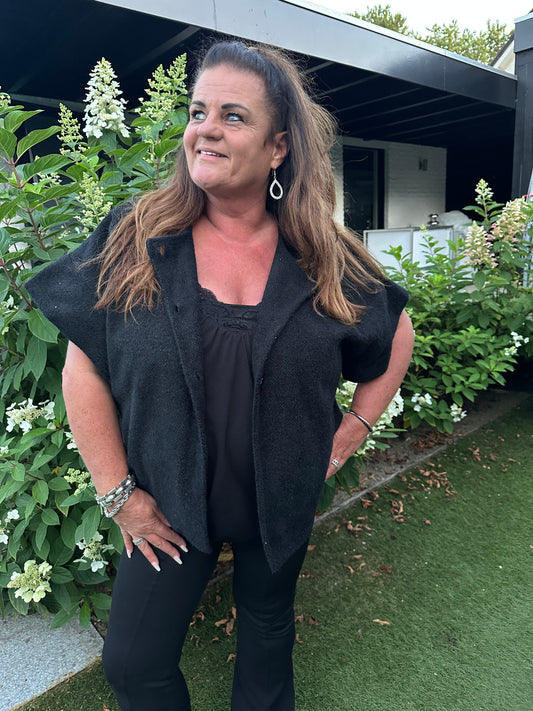 Mouwloos vest 3 KNOPEN ZWART