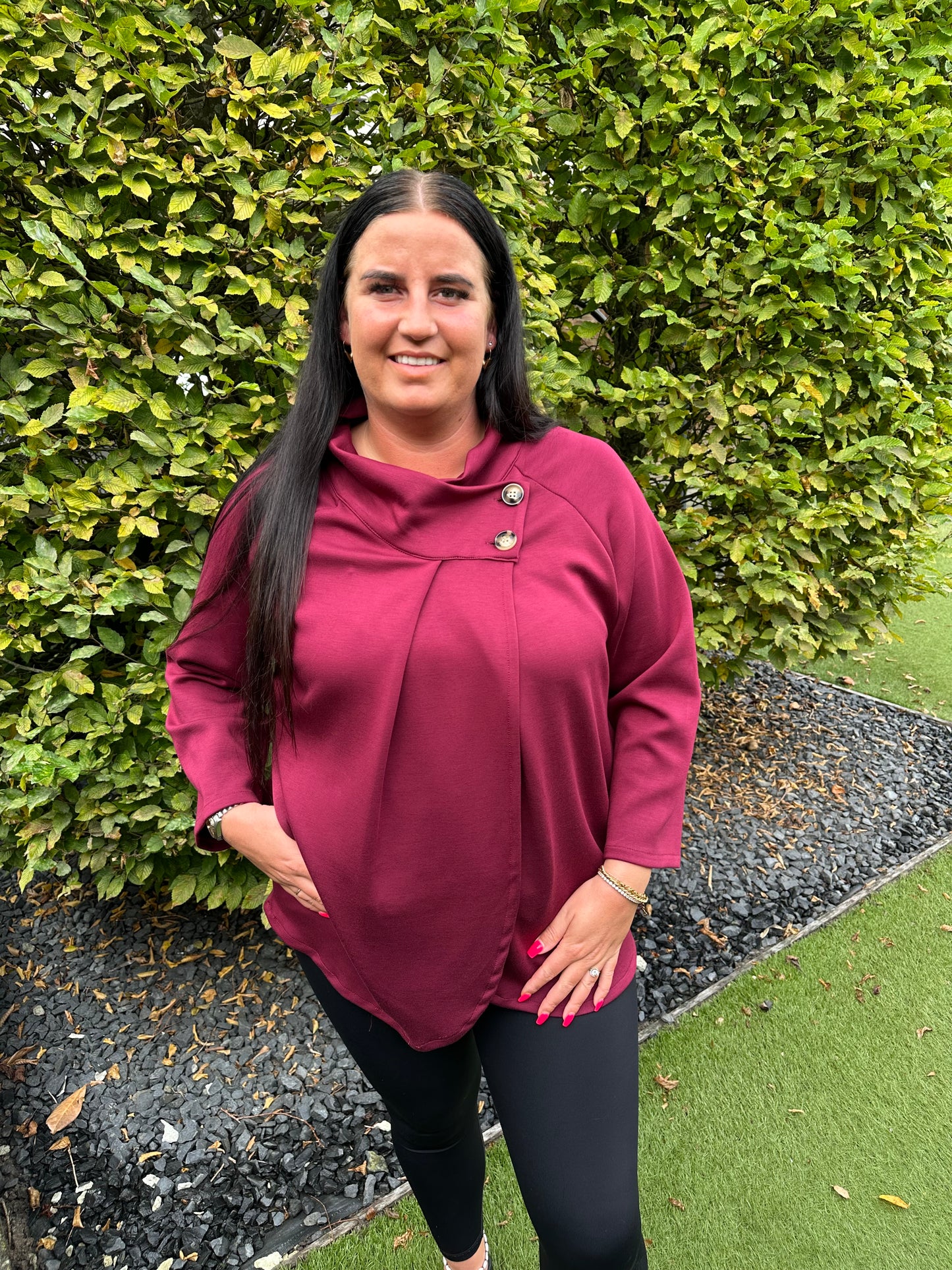 Poncho met mouwen en 2 knopen BORDEAUX