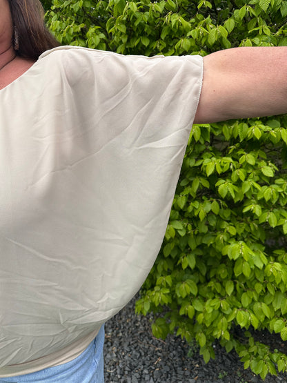 VLEERMUIS KORTE MOUW BEIGE