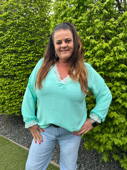 Blouse kant V hals MINT